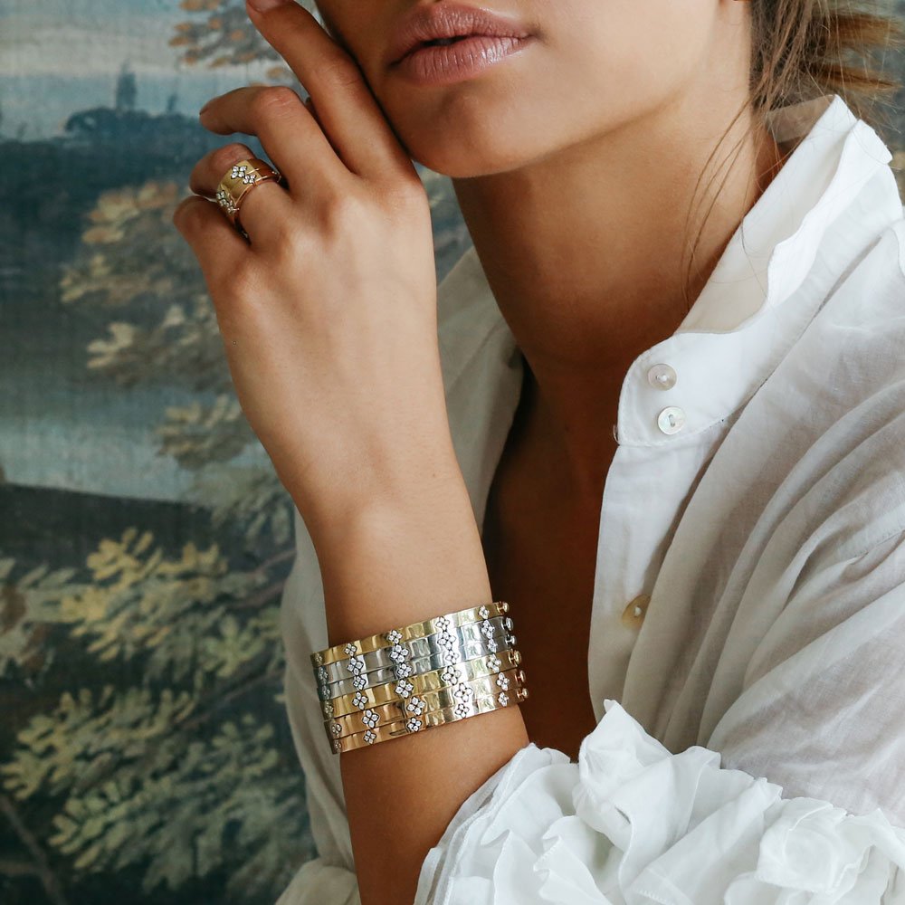 BANGLES