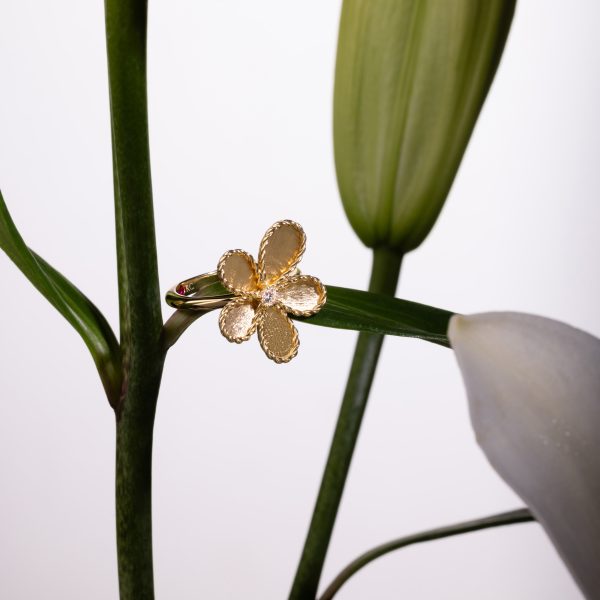 JASMINE RING WITH DIAMONDS