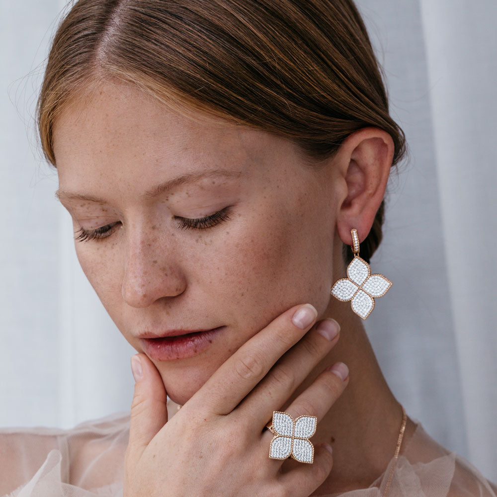 PRINCESS FLOWER RING WITH DIAMONDS