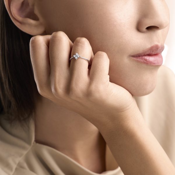PRINCESS FLOWER RING FOR CAROUSEL WITH DIAMONDS