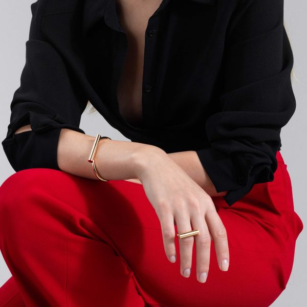DOMINO BANGLE
