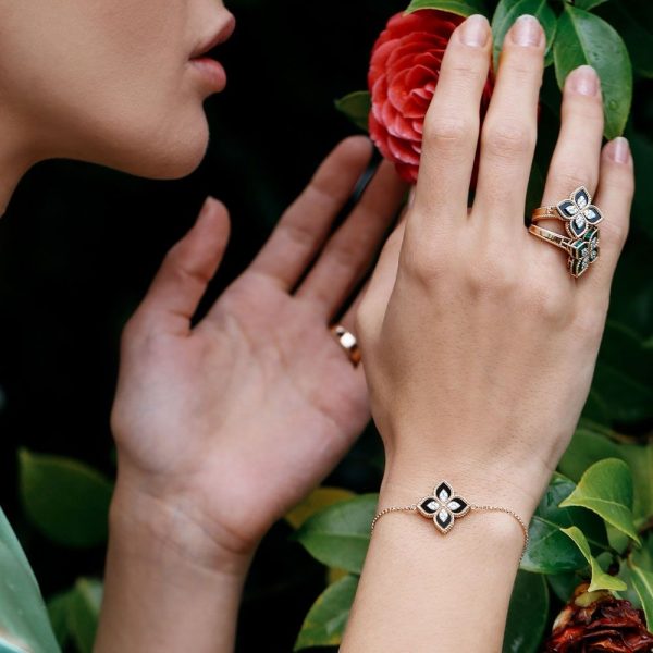 PRINCESS FLOWER BRACELET WITH DIAMONDS AND BLACK JADE