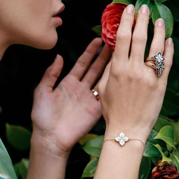 PRINCESS FLOWER BRACELET WITH DIAMONDS